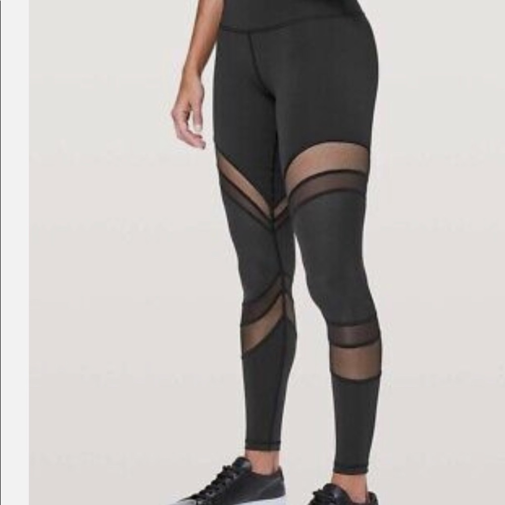 Lululemon Seek The Heat Tight 28" in Black Mesh Panel Workout SIZE 6